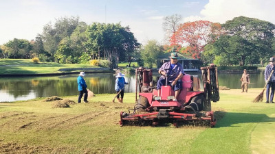 ทางฝ่ายสนามได้เริ่มทำการ verticut และ coring ด้วยดอกกลวง ขนาด 5 หุน และ ท๊อปทราย ใส่ปุ๋ย รายละเอียด ดังนี้