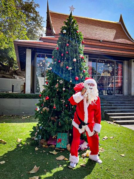 Banyan Golf Club Hua Hin 1 person standing christmas tree and outdoors