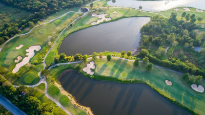 Beautifully maintained, the Springfield Royal Country Club presents the golfer with a wonderful, 27 beautifully designed, landscaped holes – each #challenges your #senses of aesthetics as well as your golfing skills.