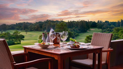 Savour every moment of the day with our sunrise and sunset dining experiences at Banyan Golf Club. With serene ambiance and picturesque views, it's the perfect way to relax and unwind at The Terrace Restaurant and Mulligan’s pub. We warmly welcome all gol