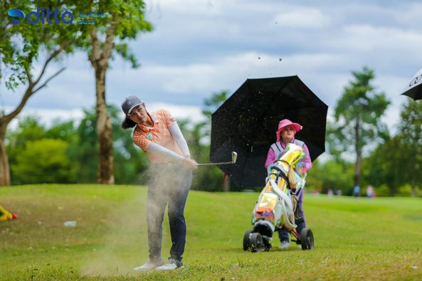 Springfield Royal Country Club 2 people people golfing golf cart and golf course