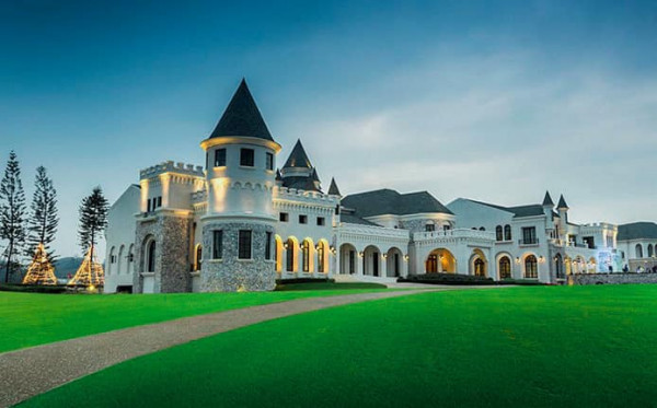 My Ozone Golf Club Khaoyai nbsp lighting twilight and castle