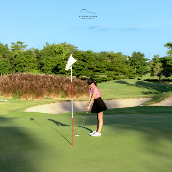 Rancho Charnvee Resort Khaoyai amp CountryClub ที่พักเขาใหญ่ ที่เที่ยวเขาใหญ่ nbsp 1 person golfing and golf course