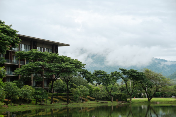 Kirimaya Khao Yai nbsp lake and mountain