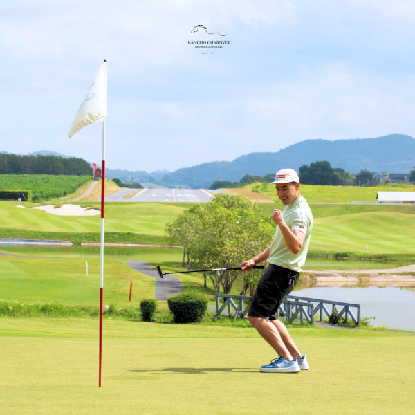 Rancho Charnvee Resort Khaoyai amp CountryClub ที่พักเขาใหญ่ ที่เที่ยวเขาใหญ่ nbsp 1 person golfing golf course and text