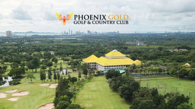 With stunning views of the golf course, we invite  everyone to come relax and play a round of golf at Phoenix