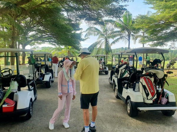 Rayong Green Valley Golf 4 people people standing and outdoors