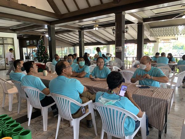 The Emerald Golf Course 2020 13 people and people sitting