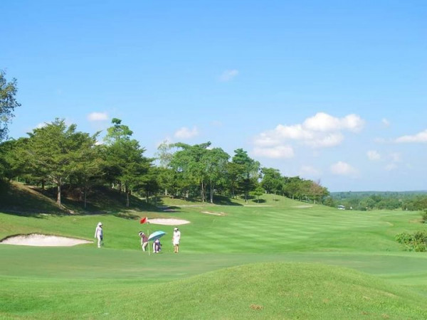 Rayong Green Valley Golf 3 people grass nature and golf course