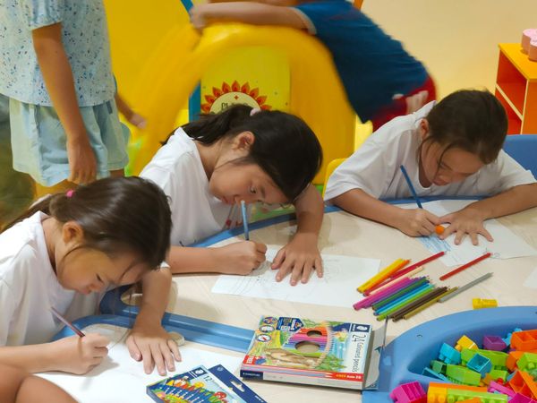 Pattana Sports Resort 4 people child and people sitting