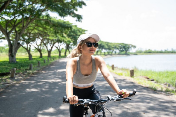 Chatrium Golf Resort Soi Dao Chanthaburi 1 person bicycle and activewear