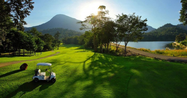 Chatrium Golf Resort Soi Dao Chanthaburi golf cart lake golf course and grass