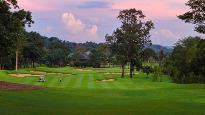 Do be mindful of avoiding a series of bunkers that cross the fairway from left to right. While the green can be reached in two shots, there is a deep bunker at the front left of the green.