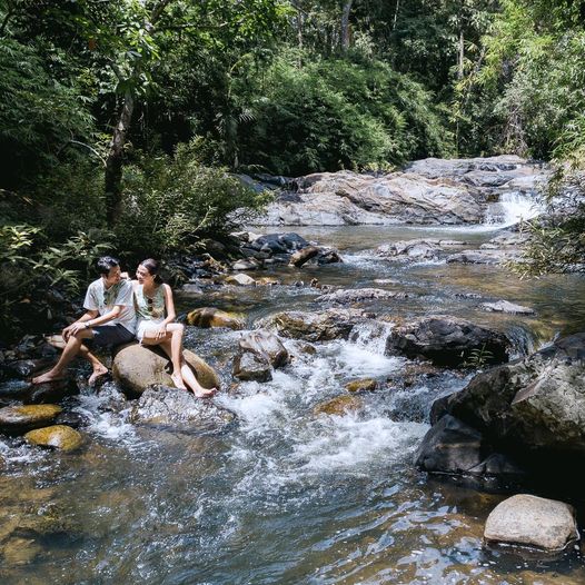 Chatrium Golf Resort Soi Dao Chanthaburi nbsp 2 people and waterfall