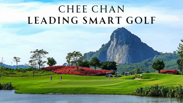 Chee Chan Golf nbsp 4 people people golfing golf course and CHEE CHAN LEADING SMART GOLF