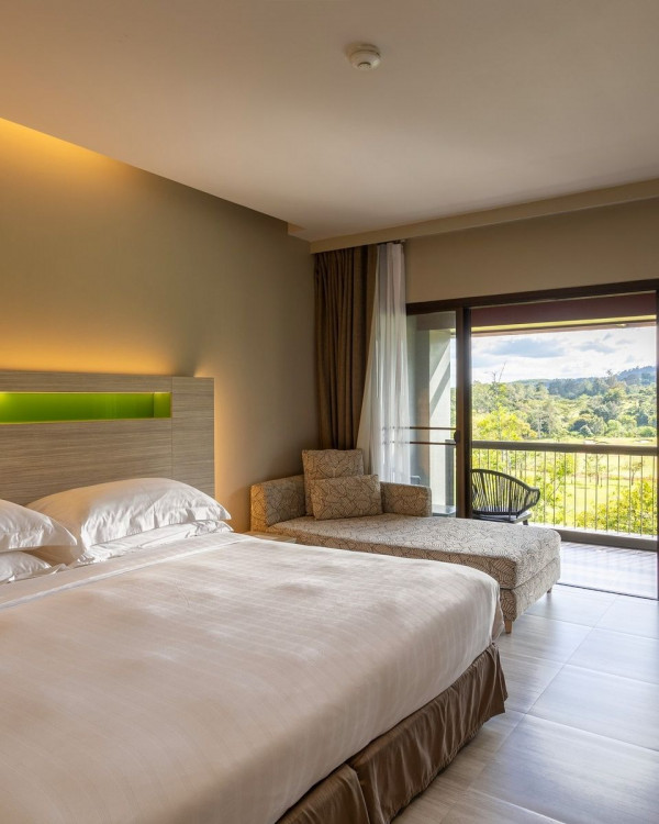 Chatrium Golf Resort Soi Dao Chanthaburi nbsp bed and bedroom-2