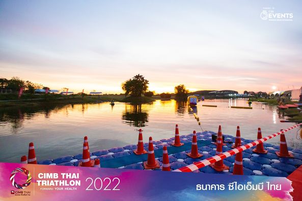 Pattana Sports Resort 2 people body of water and POWERED 5EVENTS OURP CIMB THAI TRIATHLON 2022 FORWARD YOUR HEALTH ธนาคาร ซีไอเอ็มบี ซีไอ ไทย