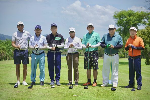 Blue Canyon Country Club 7 people people golfing golf course and text