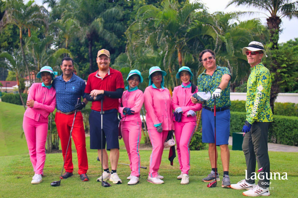 Laguna Golf Phuket nbsp 8 คน ผู้คนกำลังตีกอล์ฟ สนามกอล์ฟ และ ข้อความพูดว่า laguna GOLF HUKET